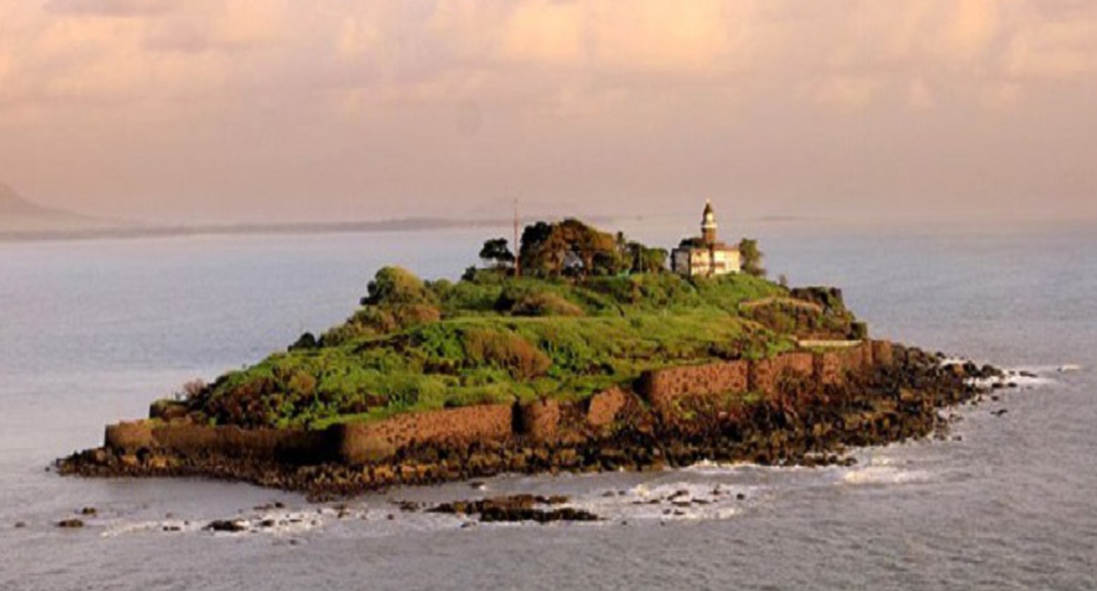 Khanderi and Underi forts - Khandheri Island | Secret World Trip Planner