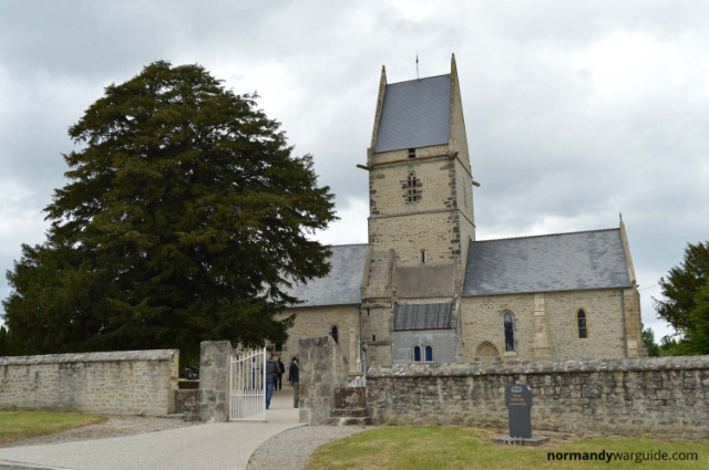 La chiesa di Angoville-au-Plain - Carentan les Marais | Secret World Trip Planner