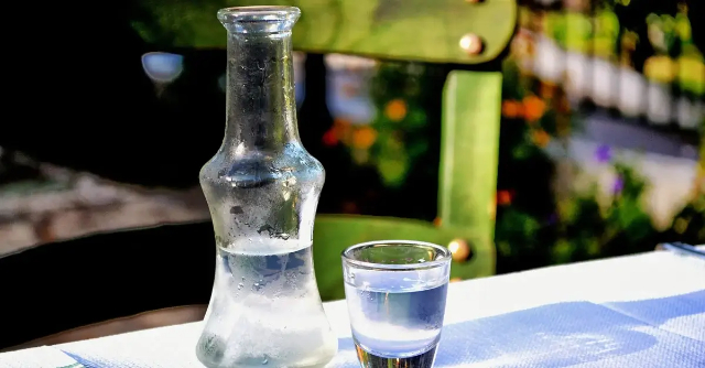 Ouzo - grieķu kultūras ikona - Athina | Secret World Trip Planner