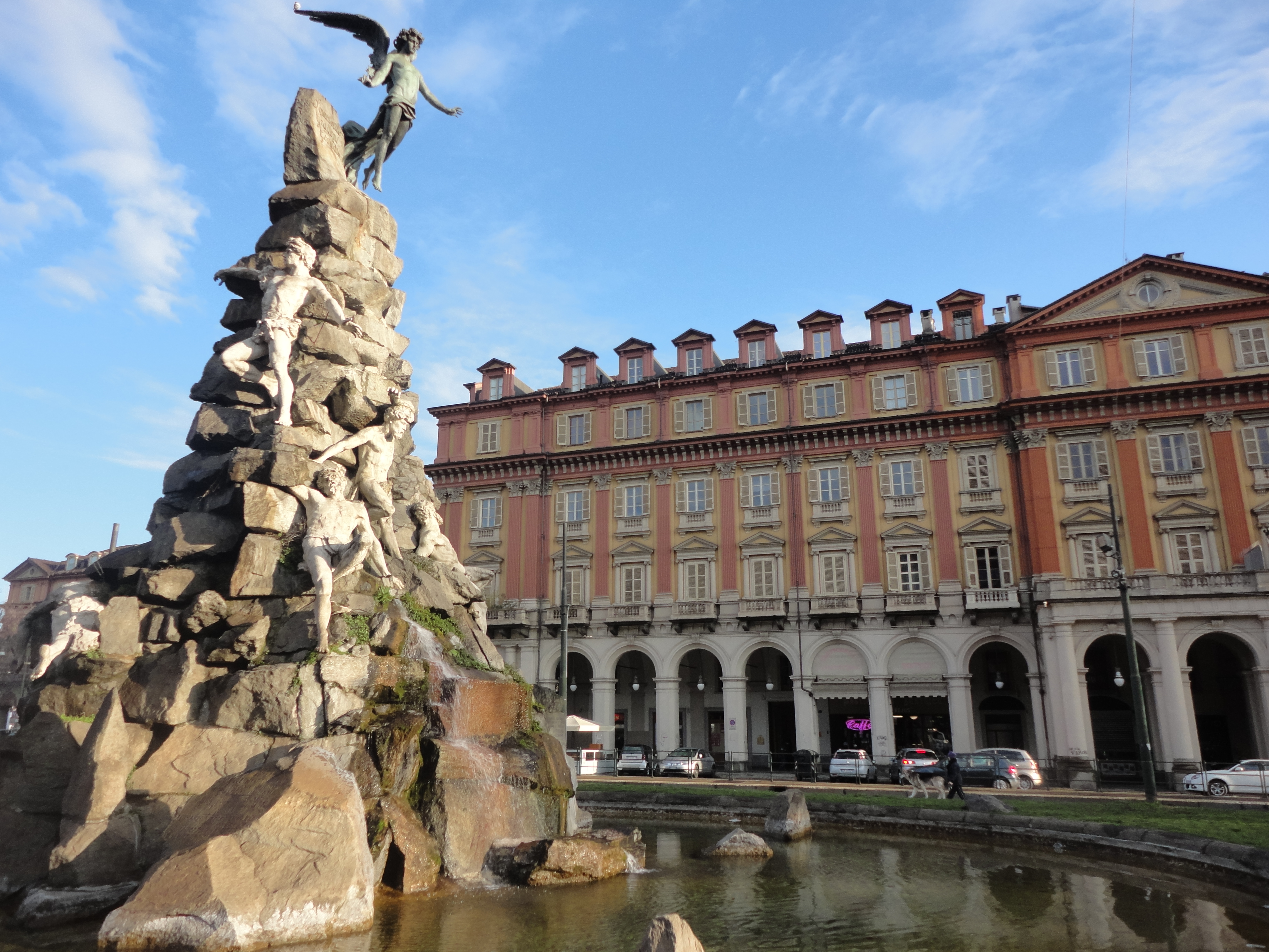 Fountain dari Fre ukiran - Torino | Secret World Trip Planner