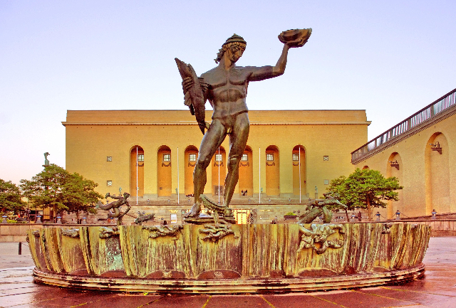 Gothenburg's Poseidon - Götaplatsen | Secret World Trip Planner
