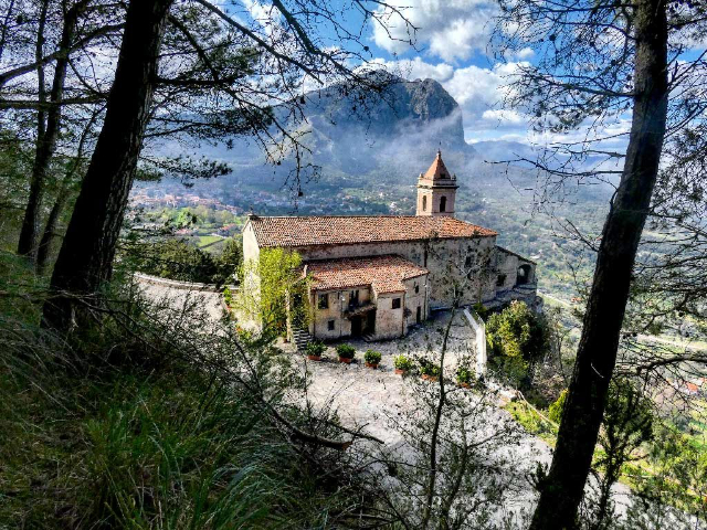 Svetište Marije sv. od Pietrasante - San Giovanni A Piro | Secret World Trip Planner