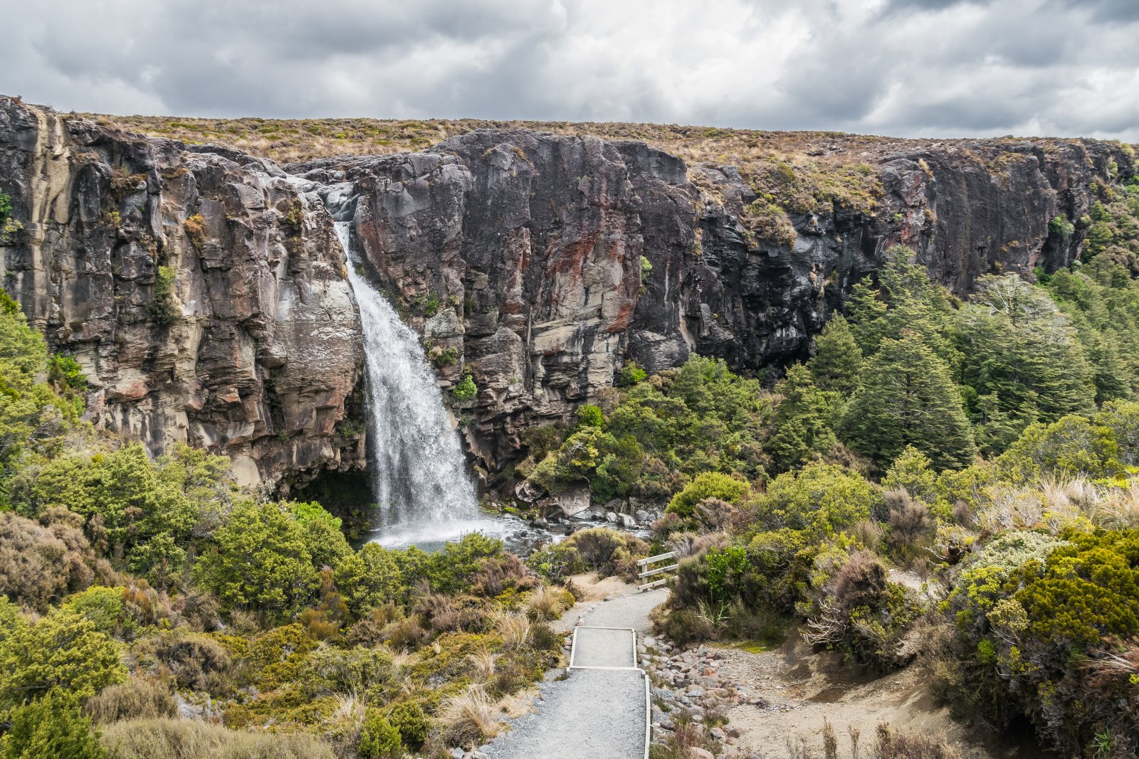 Nuova Zelanda | Cascate di Taranaki - Tongariro National Park | Secret World Trip Planner
