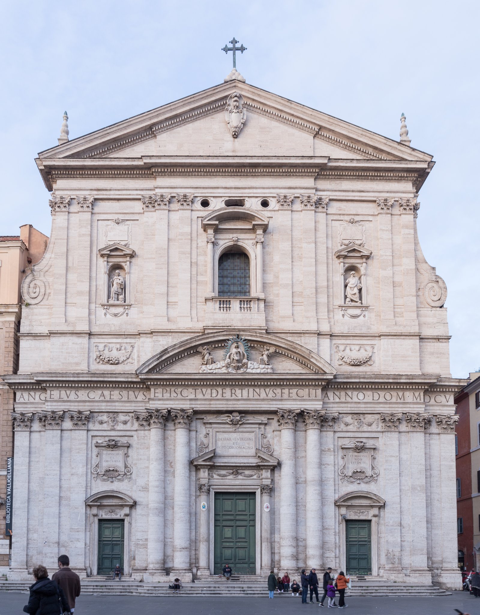 Monte Venezia Santa Maria di Vallicella - Roma | Secret World Trip Planner