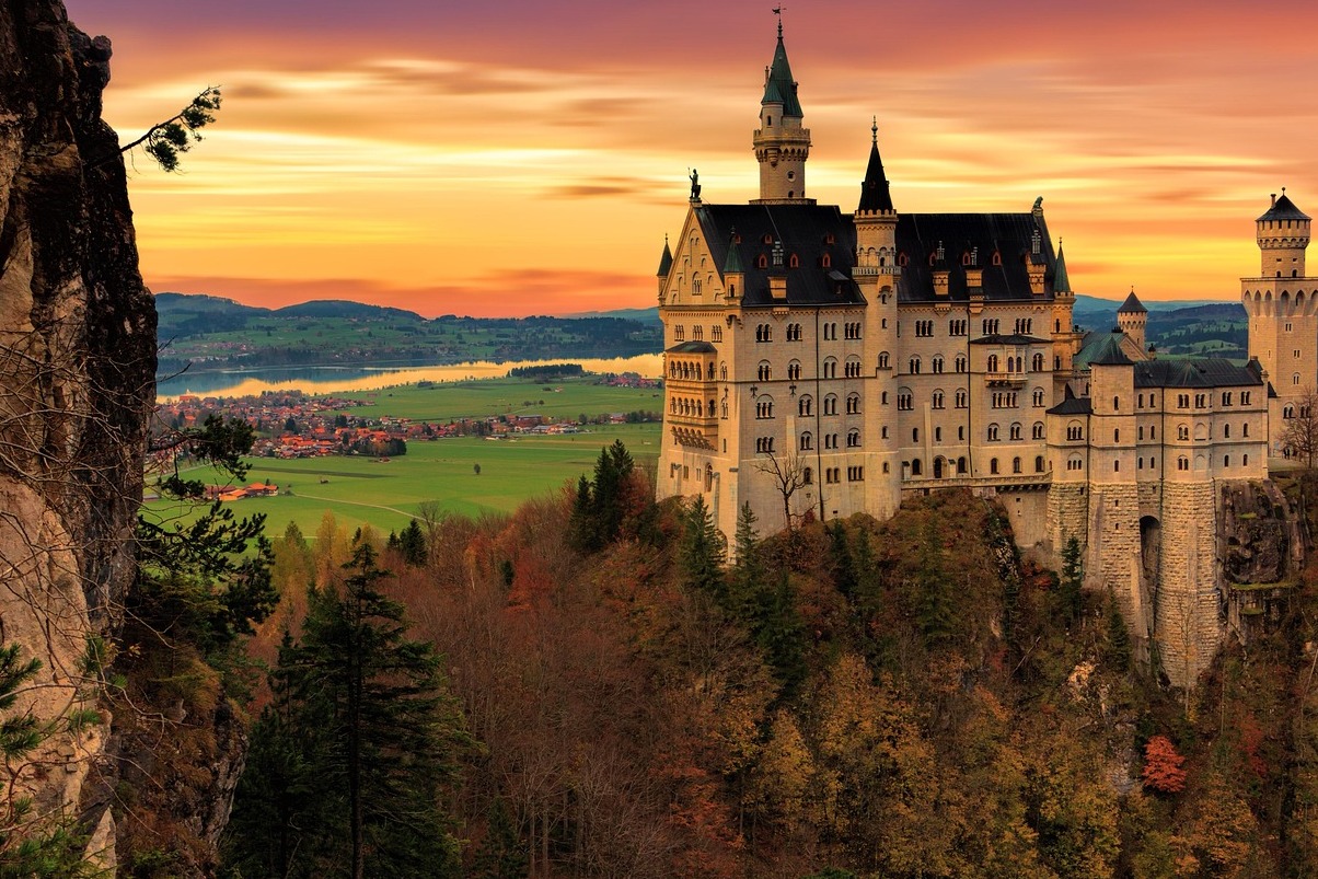 The castle in Fussen - Füssen | Secret World Trip Planner