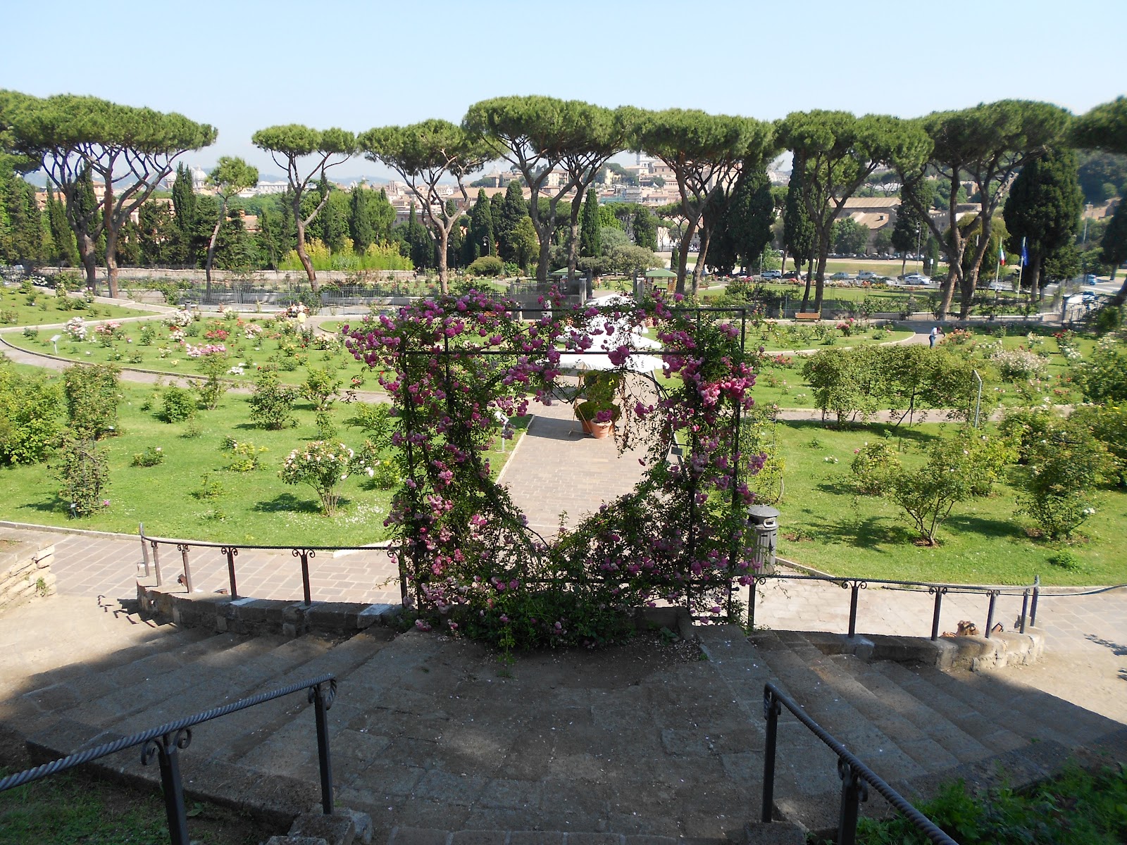 Roseto comunale all'aventino - Roma | Secret World Trip Planner