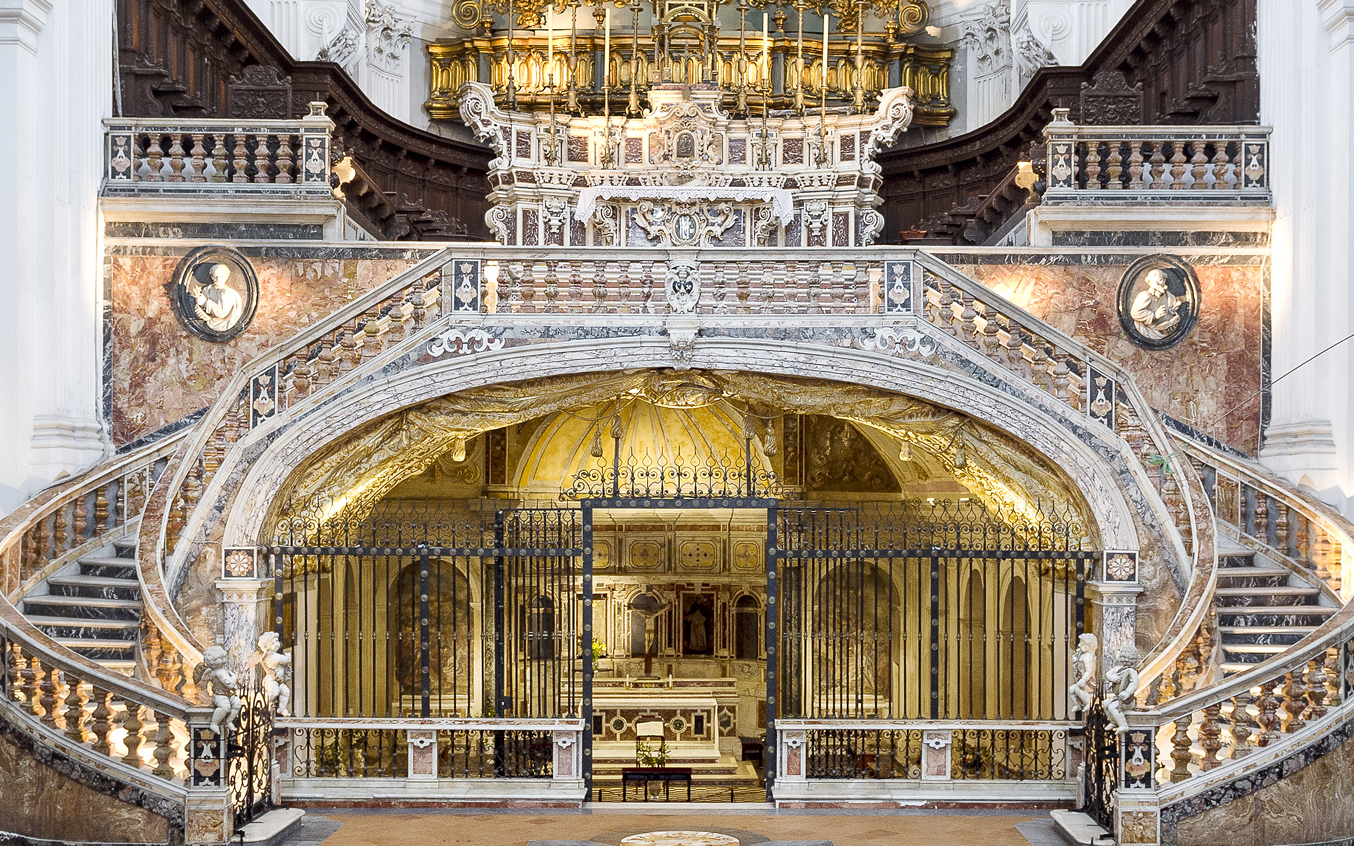 Napulj: Bazilika Santa Maria della Sanya  - Napoli | Secret World Trip Planner