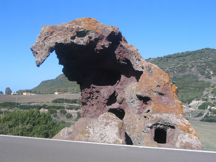 Olifantenrots - Castelsardo | Secret World Trip Planner