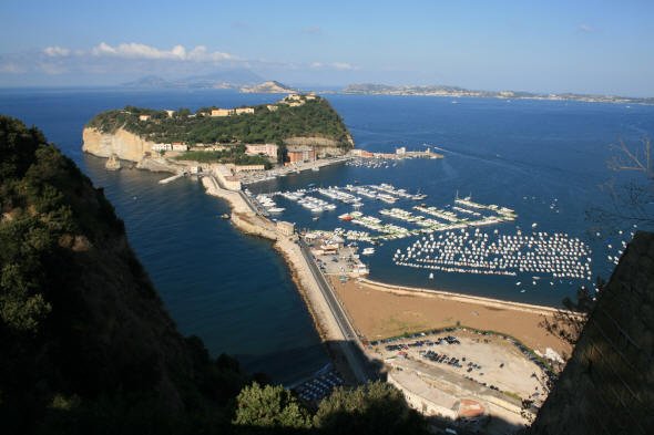 Nisida, kisiwa kidogo ambacho daima ni kijani - Nisida | Secret World Trip Planner