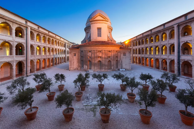 Chiesa পুরানো দাতব্য - Marseille | Secret World Trip Planner