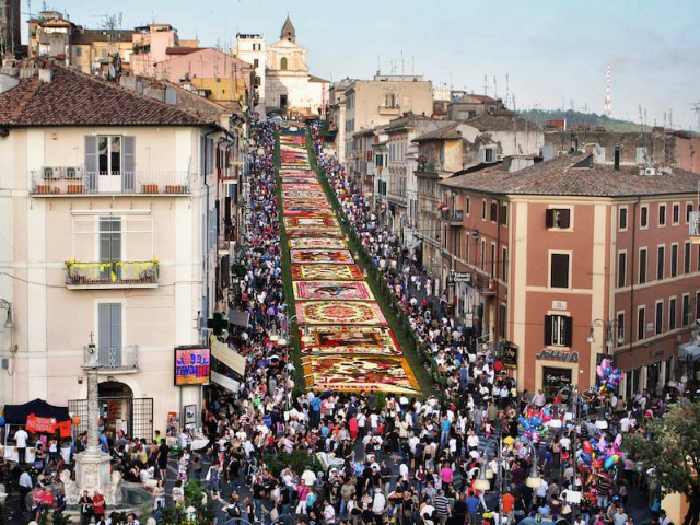 Genzano ના Infiorata - Genzano di Roma | Secret World Trip Planner