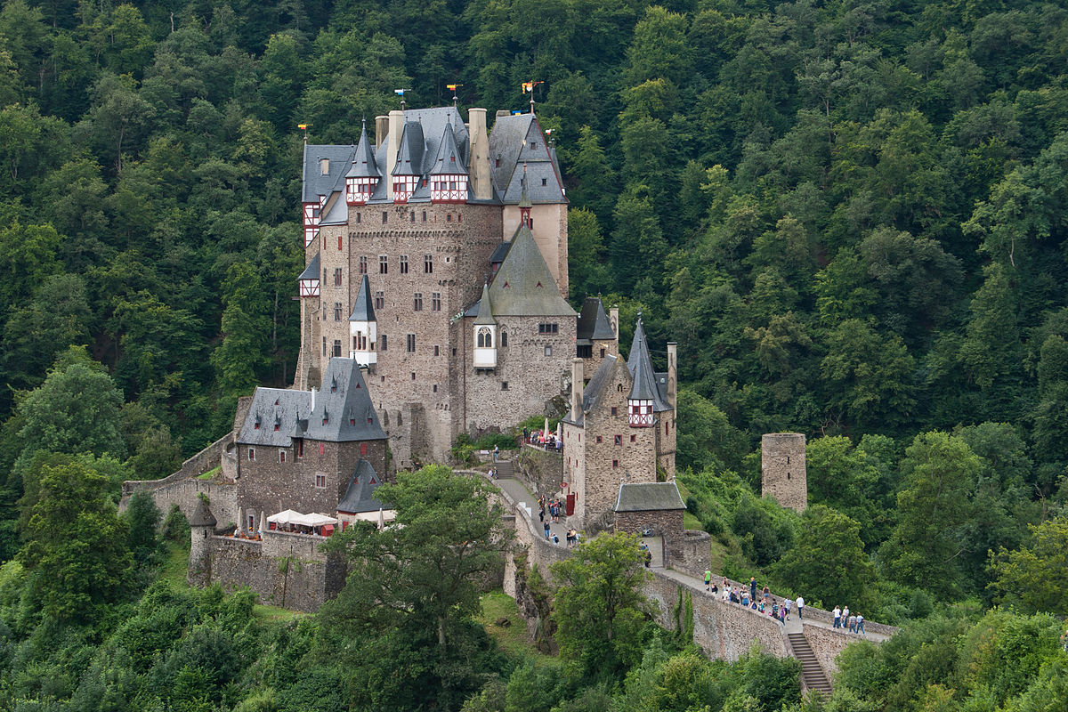 Istana Eltz - Wierschem | Secret World Trip Planner