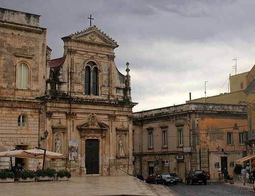चर्च ऑफ सेंट फ्रांसिस ऑफ असीसी - Ostuni | Secret World Trip Planner