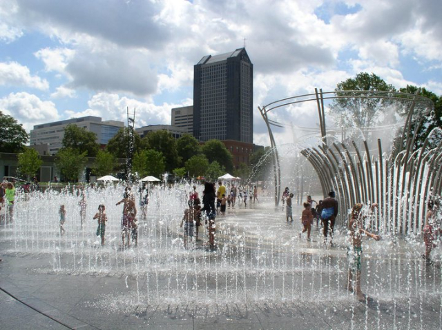 Fontaine Scioto Mile - Columbus | Secret World Trip Planner