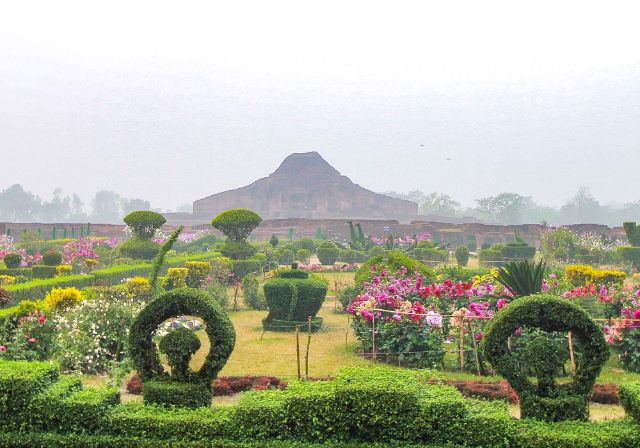 Le rovine del vihara buddista di Paharpur — Paharpoor Museum Building