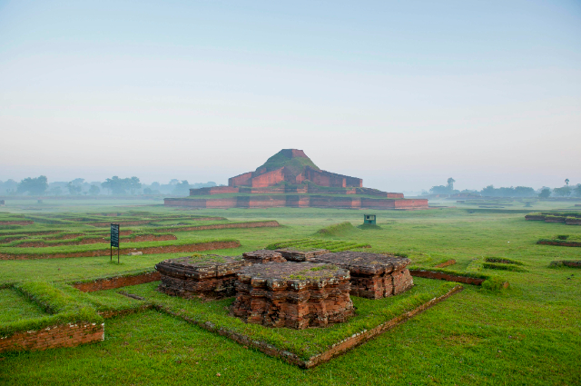 Le rovine del vihara buddista di Paharpur - Paharpoor Museum Building | Secret World Trip Planner