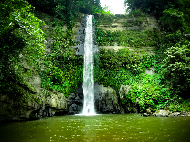 Chute d'eau de Madhabkunda - Madhabkunda Water Fall Road | Secret World Trip Planner