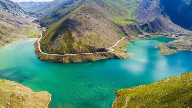 Lago di Lulusar - Lulusar Lake | Secret World Trip Planner