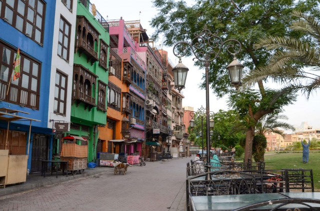 Lahore Food Street, situada entre Fort Road y Roshnai Gate, en el recinto amurallado de Lahore. - Lahore | Secret World Trip Planner
