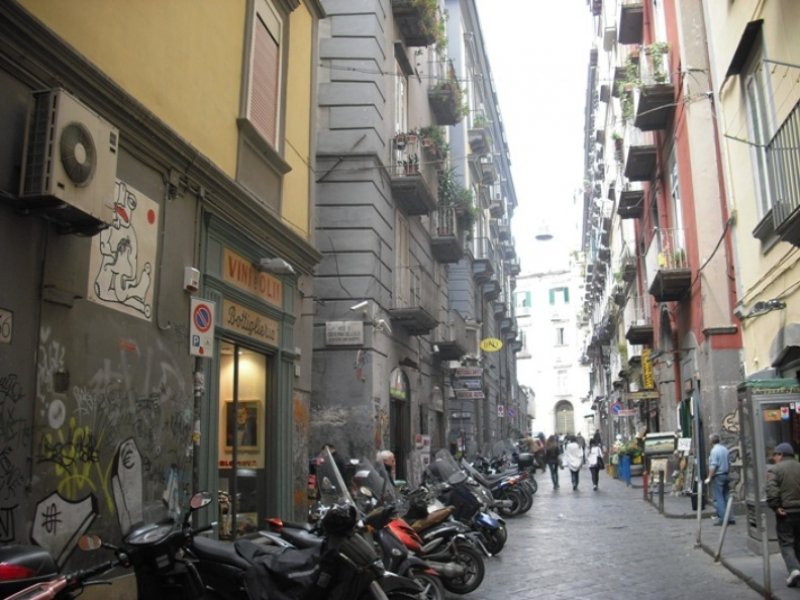 Antike Ölzisterne - Napoli | Secret World Trip Planner