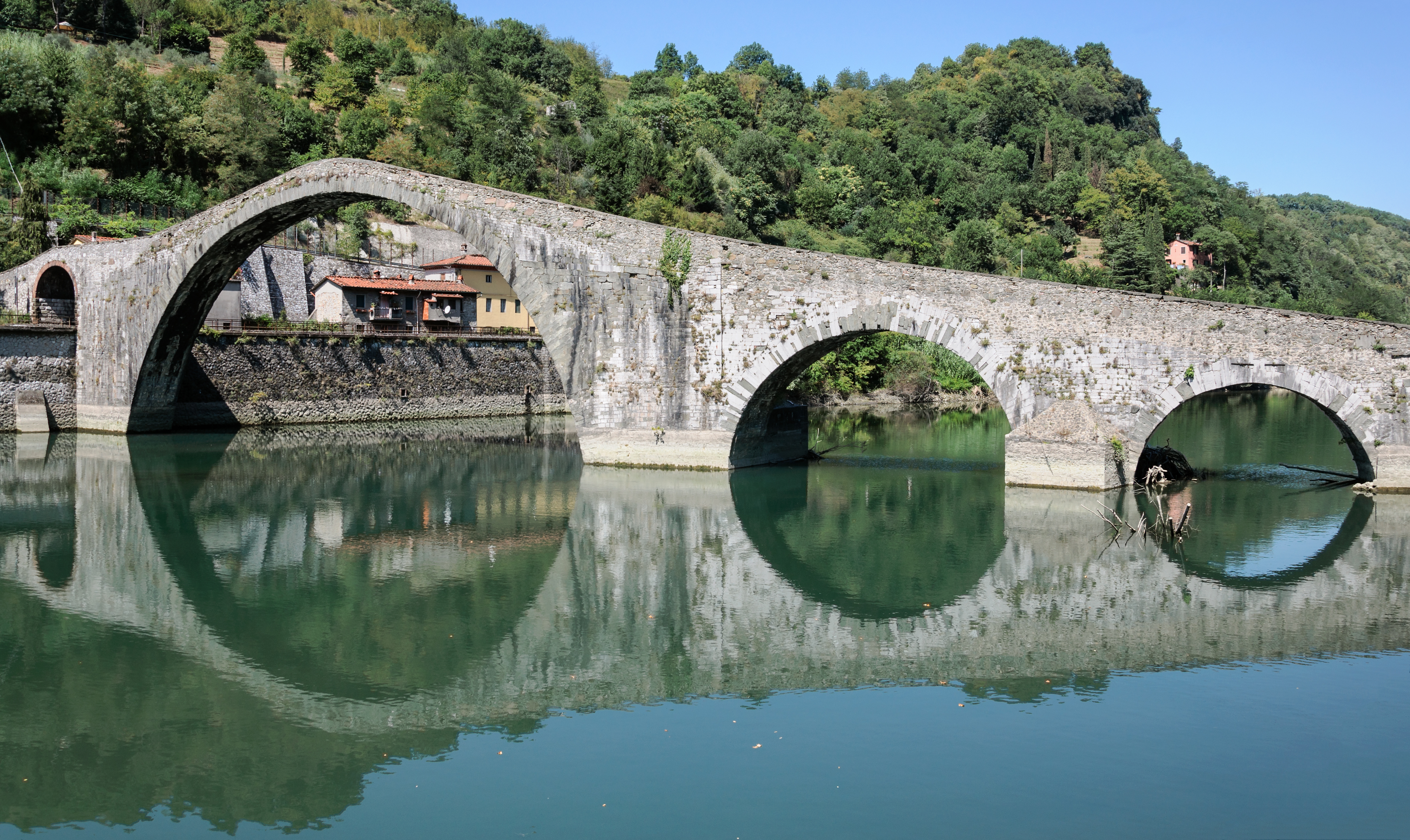 Most Ponte 'del Diavolo' ali 'della Maddalena', - Borgo a Mozzano | Secret World Trip Planner