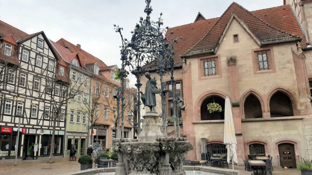 Goose Girl from Göttingen - Göttingen | Secret World Trip Planner