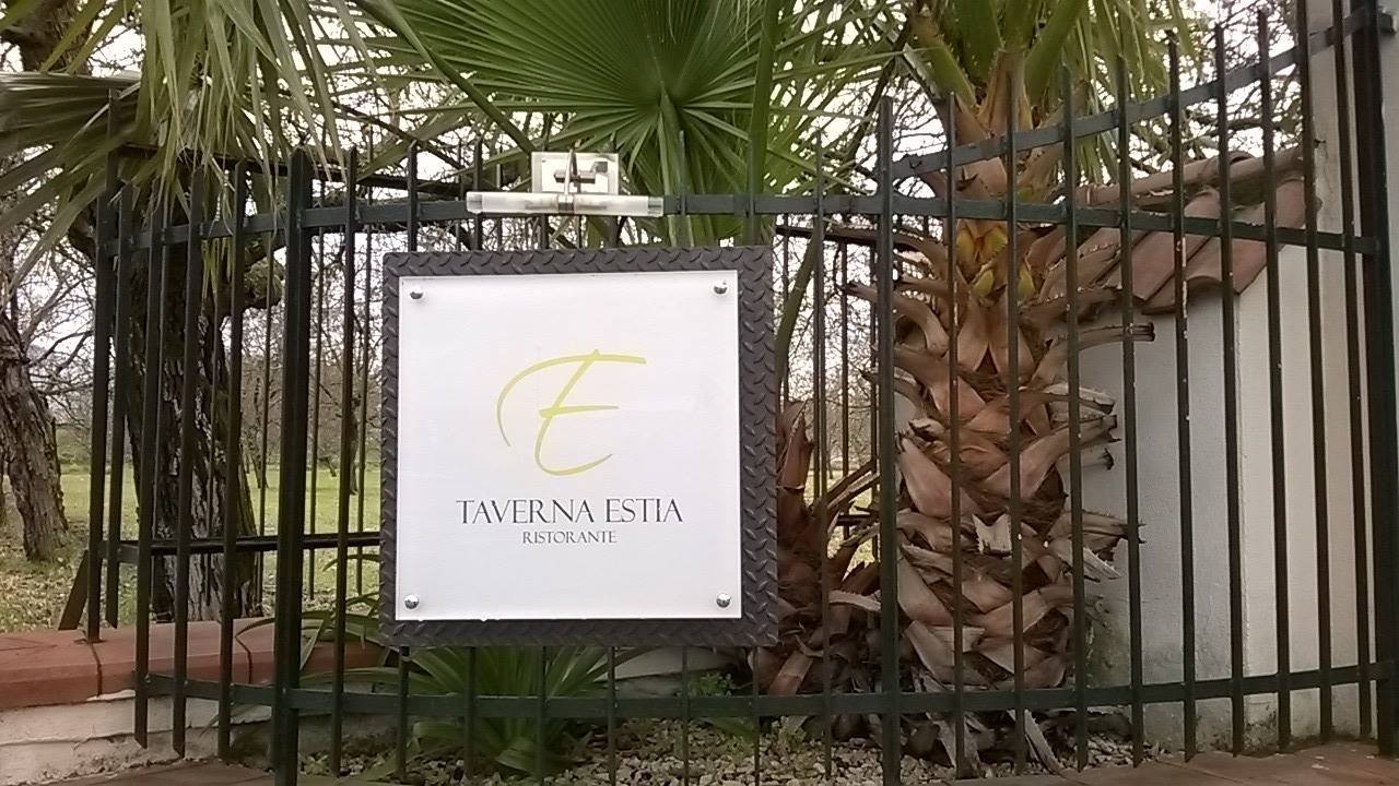 Estià Tavern - Brusciano | Secret World Trip Planner