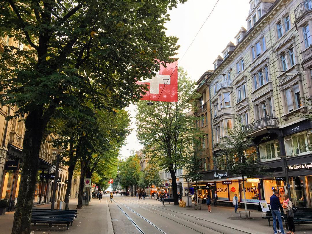 バーンホフシュトラッセ - Zürich | Secret World Trip Planner