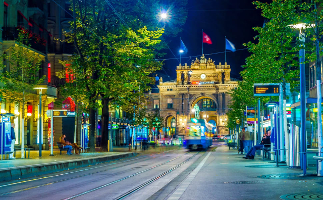 バーンホフシュトラッセ - Zürich | Secret World Trip Planner
