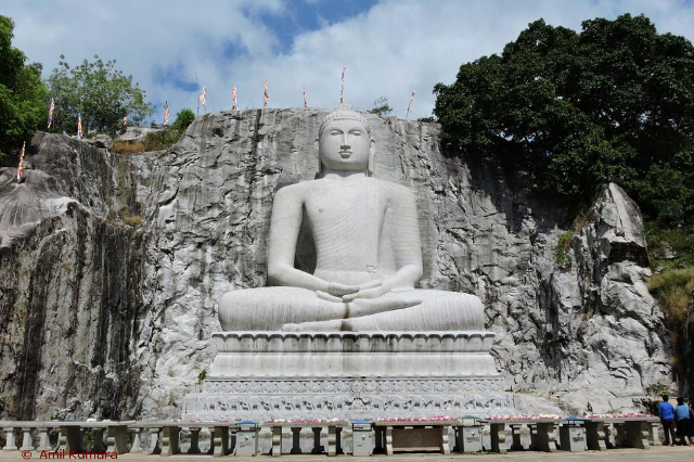 Rambodagalla Buddha-statue - Rambadagalla | Secret World Trip Planner
