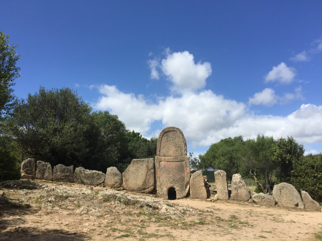 Varri i gjigantëve të Coddu Vecchiu - 07021 Arzachena SS | Secret World Trip Planner