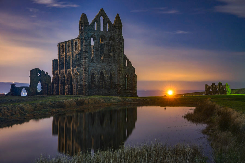 Whitby Abbey and Dracula - Abbey Ln | Secret World Trip Planner