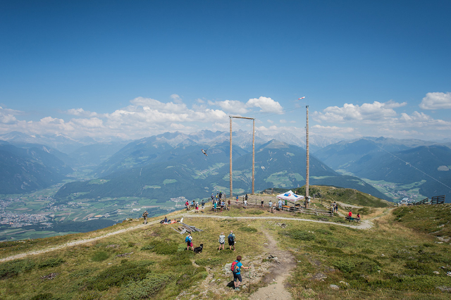 Altalena gigante sulla cima di Plan de Corones - Plan de Corones | Secret World Trip Planner