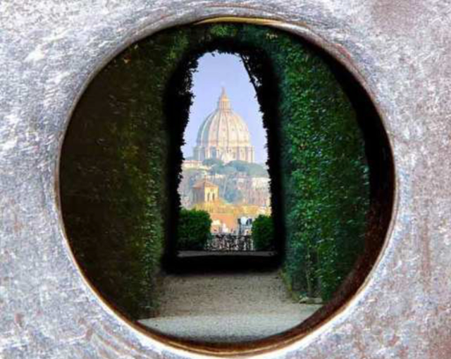 Святы Пётр з замочнай шчыліны - Roma | Secret World Trip Planner