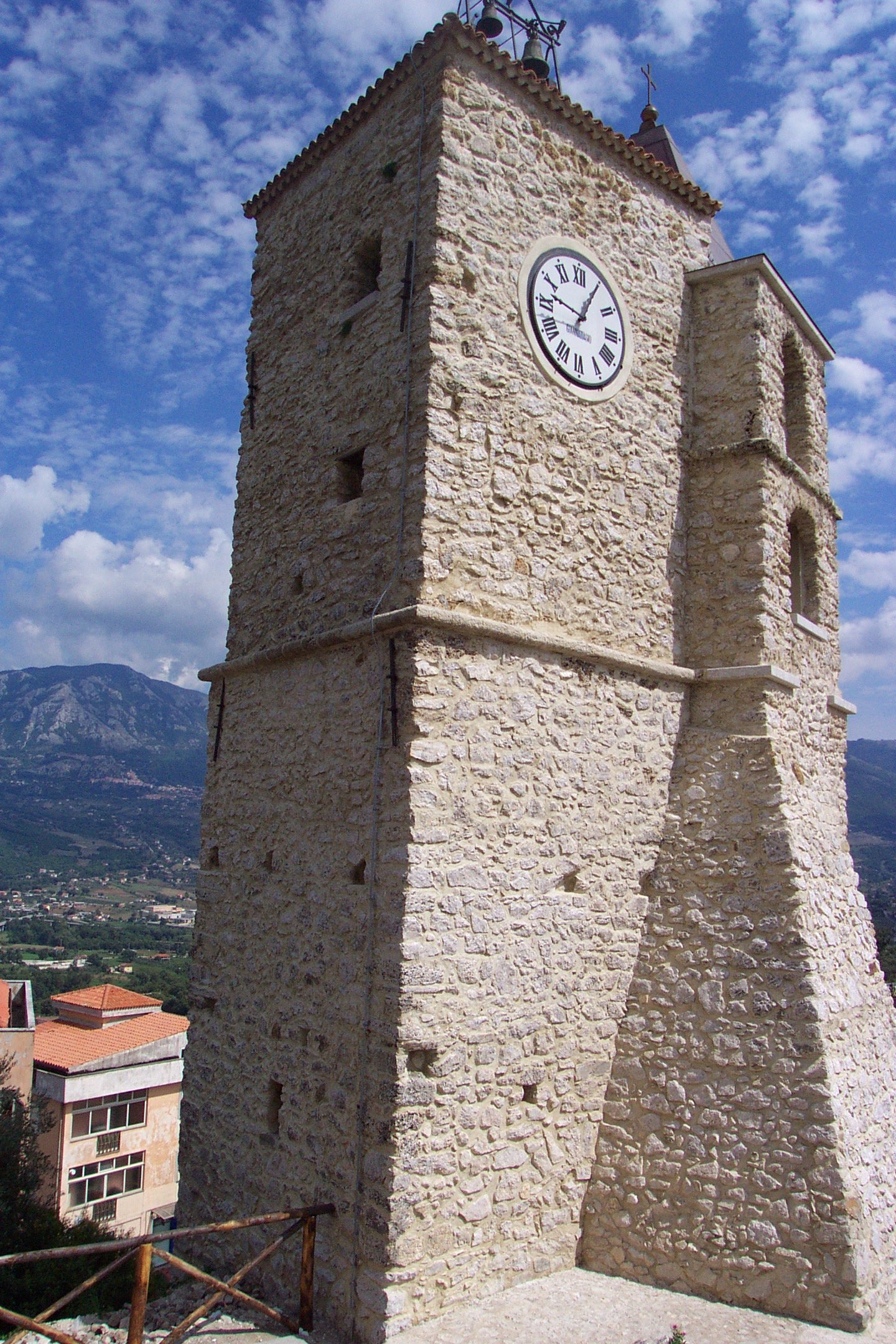 Il Campanile e la torre dell'Orologio. - Oliveto Citra | Secret World Trip Planner