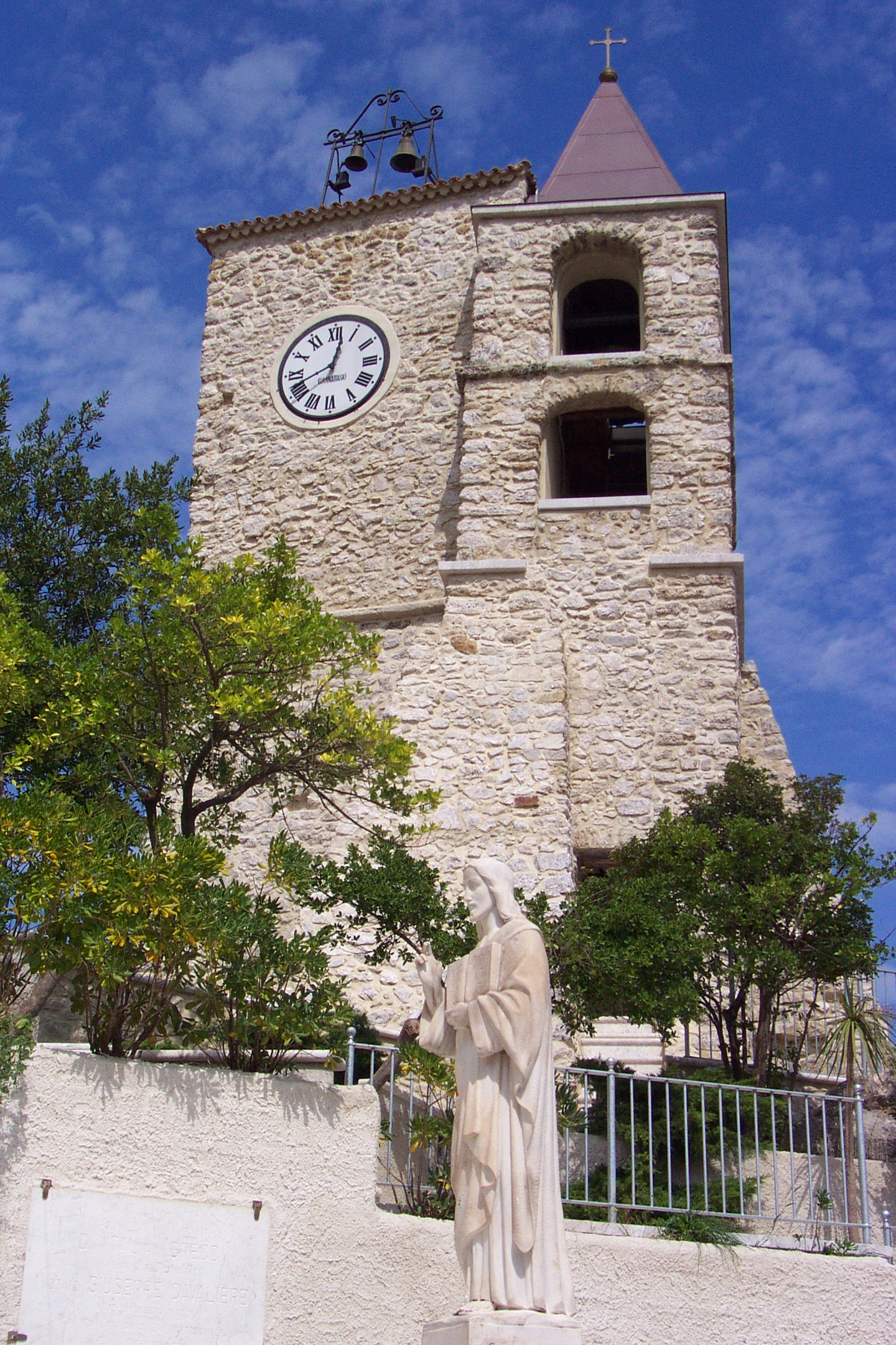 Il Campanile e la torre dell'Orologio. - Oliveto Citra | Secret World Trip Planner