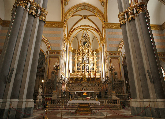 Chiesa di San Domenico Maggiore - Napoli | Secret World Trip Planner