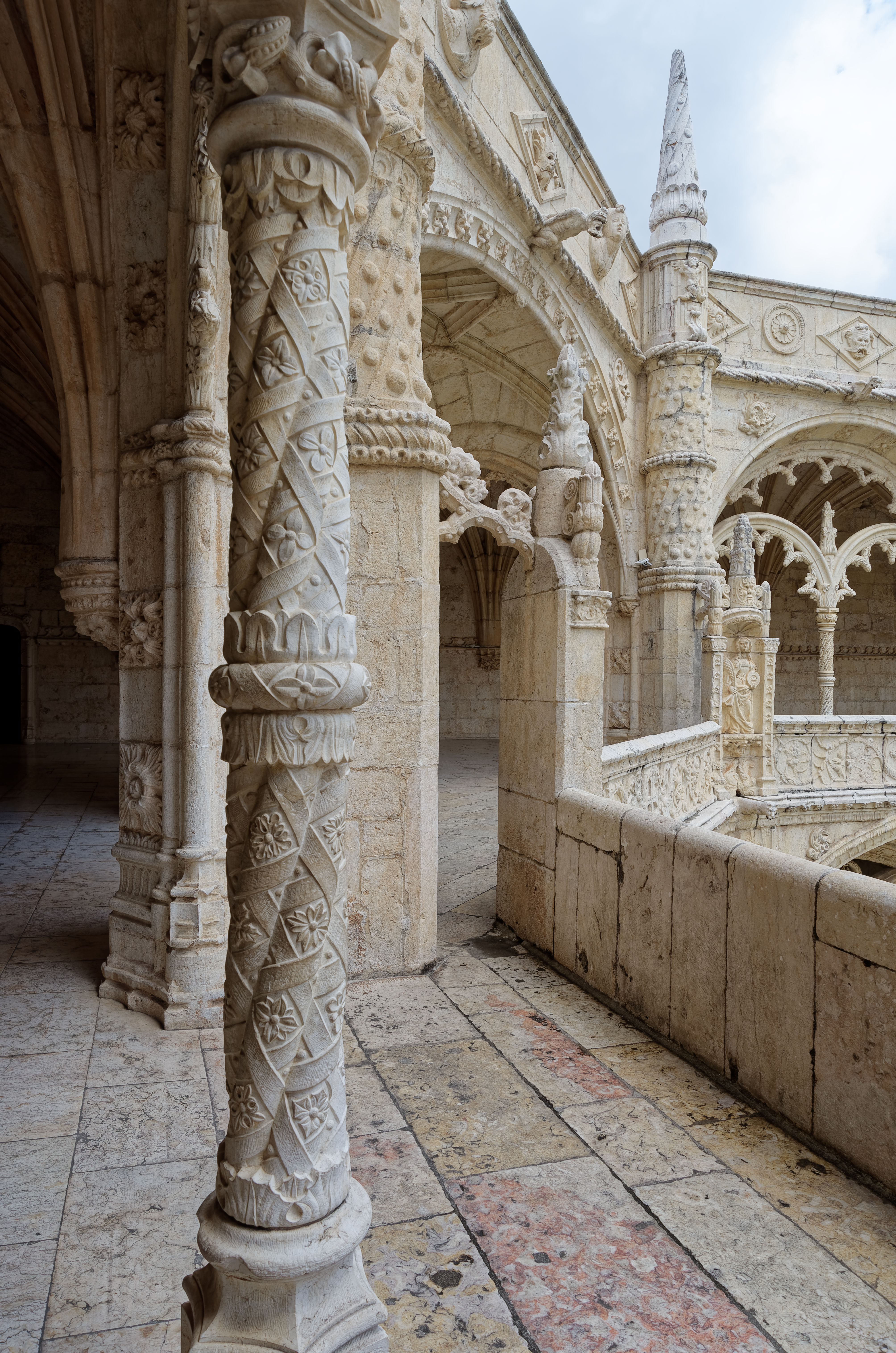 Entdecken Sie das beeindruckende Mosteiro dos Jerónimos - Praça do Império 1400-206 Lisboa | Secret World Trip Planner