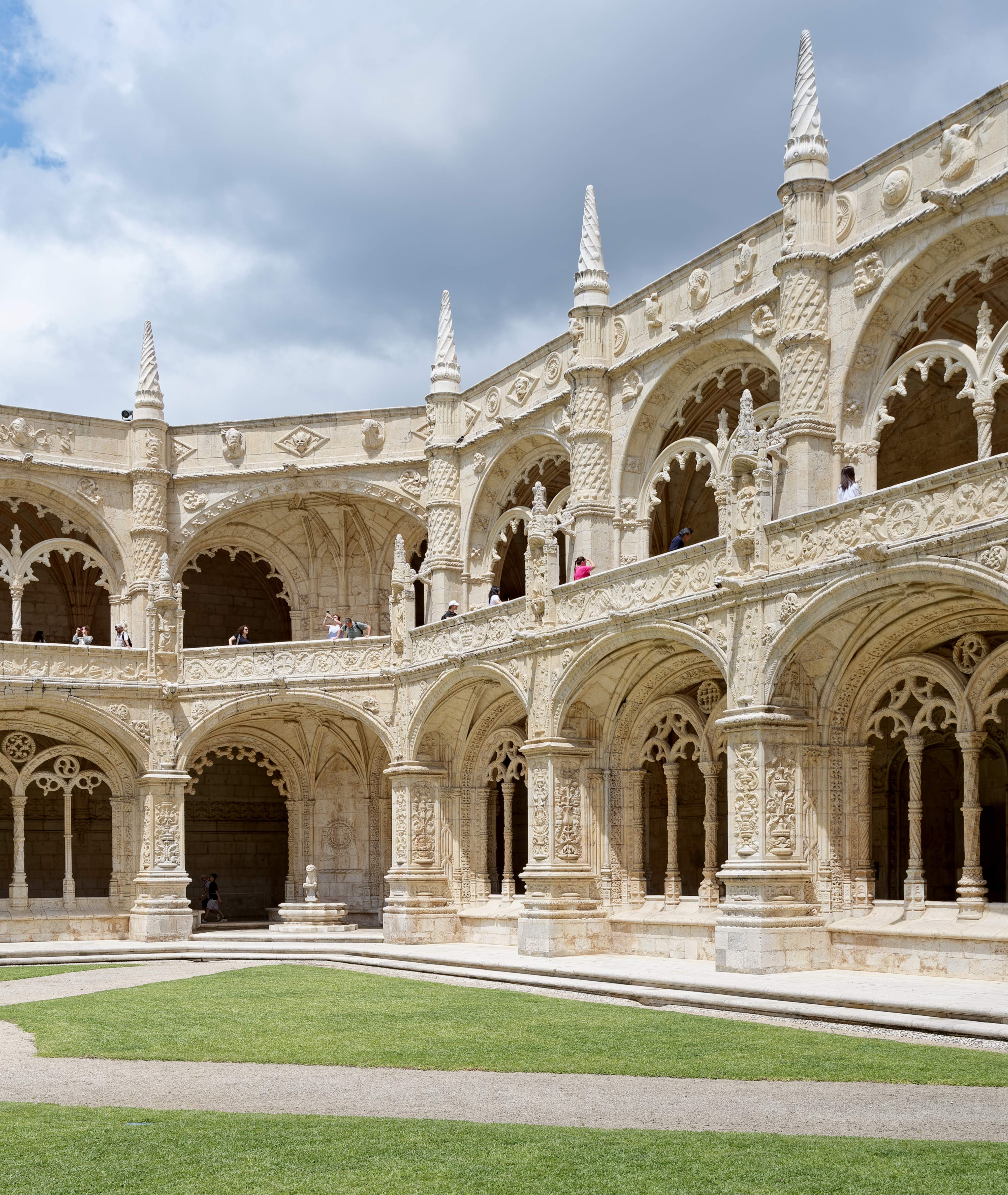 리스본의 제로니모스 수도원 탐방 - Praça do Império 1400-206 Lisboa | Secret World Trip Planner