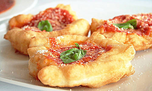 Pizza fritta Napoletana - Napoli | Secret World Trip Planner