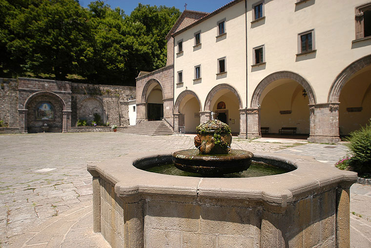 Santurio della Madonna dei Lattani - Roccamonfina | Secret World Trip Planner