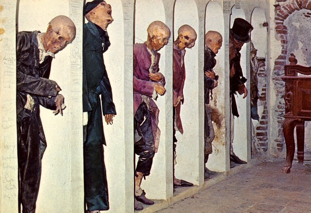 Savoca e la cripta delle mummuie - Savoca | Secret World Trip Planner