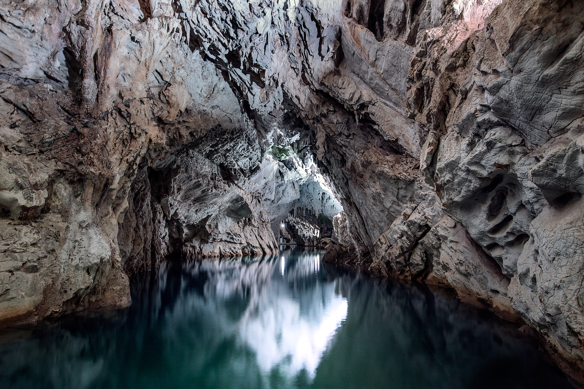 Grotte di Pertosa - Pertosa | Secret World Trip Planner