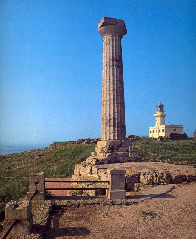 Faro di Capo Colonna - Faro di Capo Colonna | Secret World Trip Planner