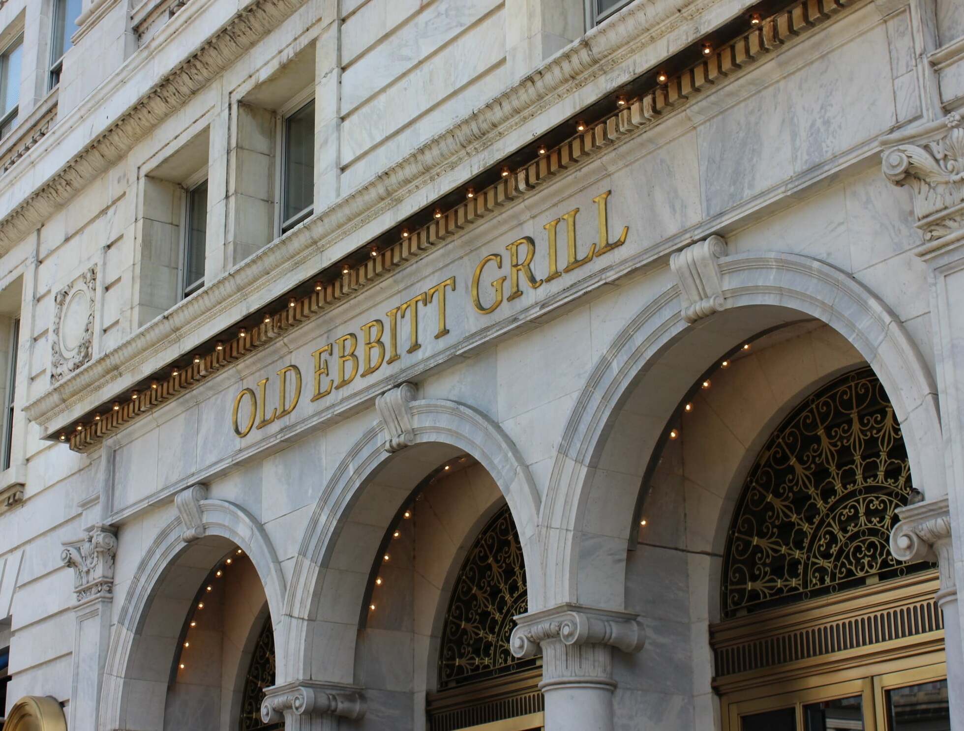 Der Old Ebbitt Grill, gegründet 1856, ist der älteste Saloon Washingtons. - Old Ebbitt Grill | Secret World Trip Planner