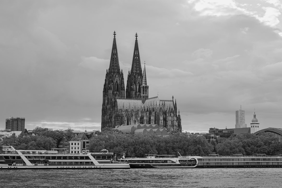 Tramonti dal Mondo | Funivia di Colonia  - Köln | Secret World Trip Planner