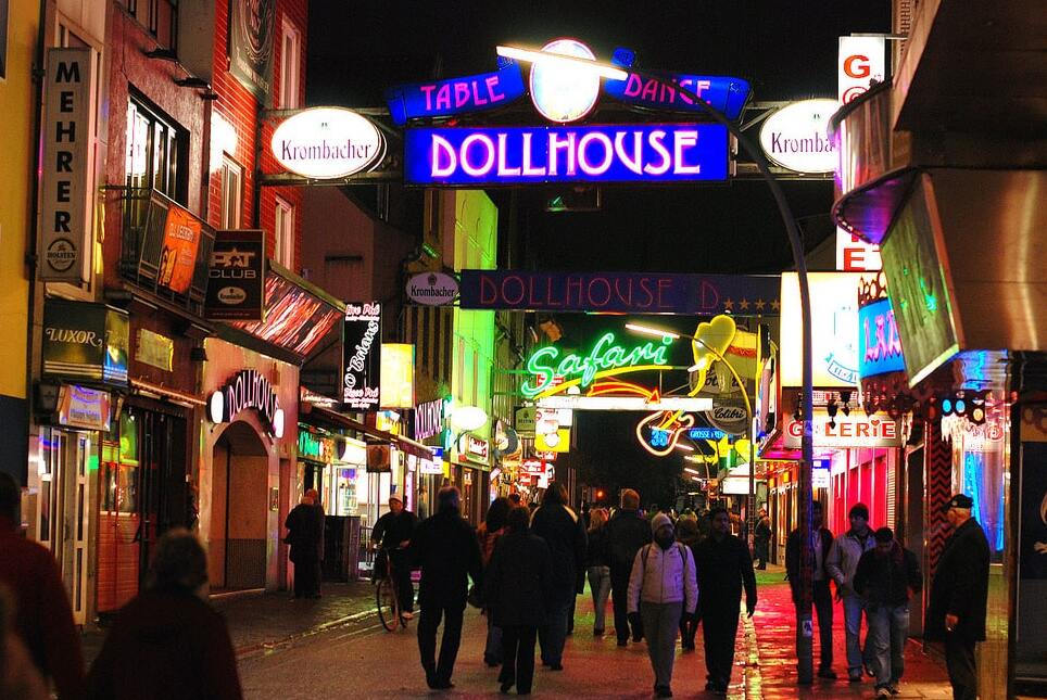 Reeperbahn ir raudonųjų žibintų kvartalas - Hamburg | Secret World Trip Planner