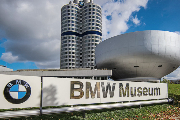 BMW Welt og Museum - et sted for motorelskere - München | Secret World Trip Planner