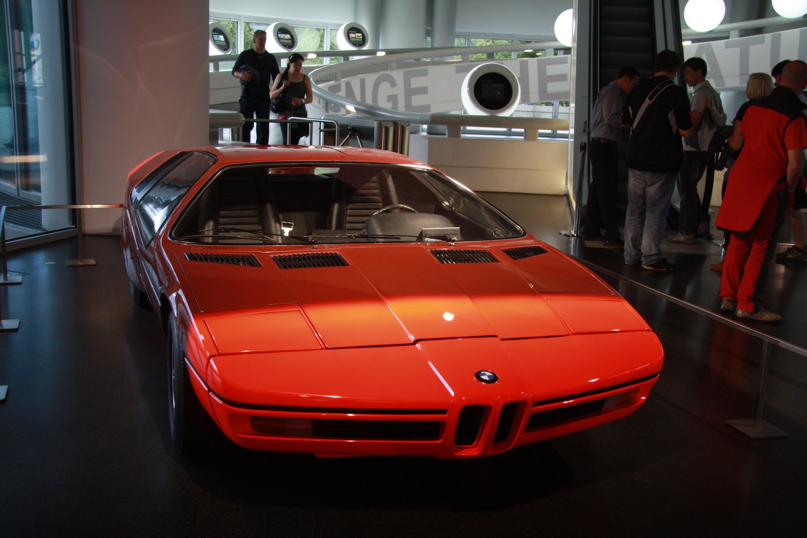 BMW Welt og Museum - et sted for motorelskere - München | Secret World Trip Planner