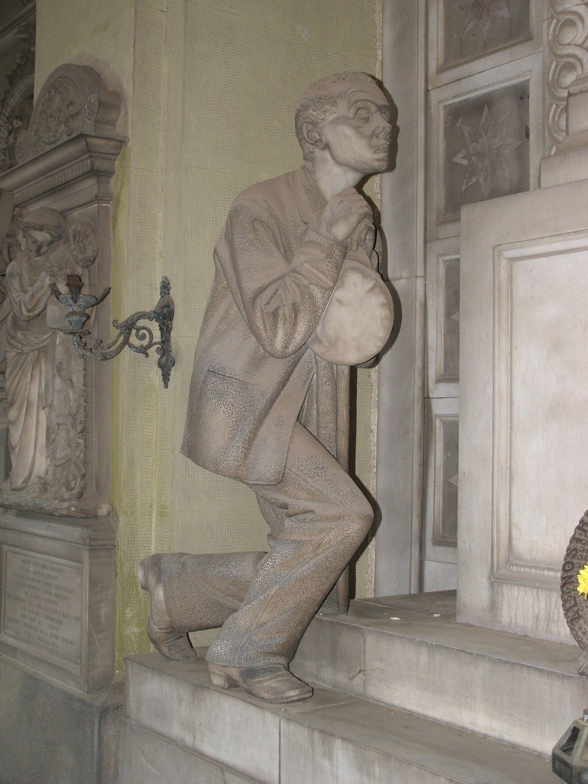 El Cementerio Monumental de Staglieno - Genova | Secret World Trip Planner